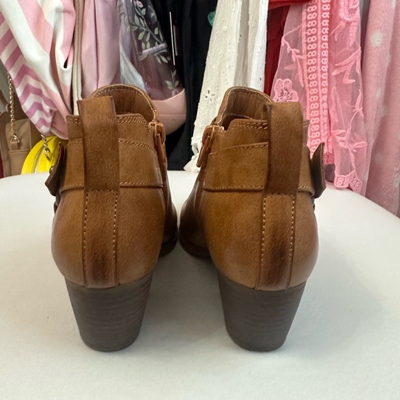 Frye and Co. Saddle Tan Ankle Boot Size 6 - Picture 5 of 9